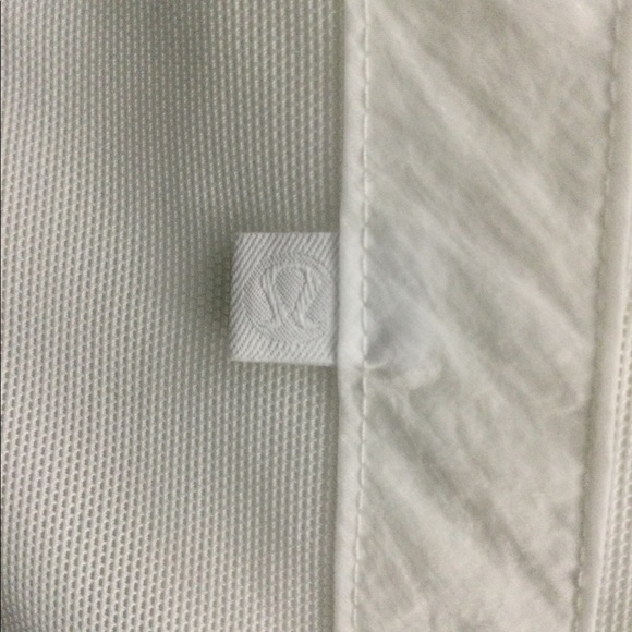 SOLD Lululemon Translu Anorak - Picture 7 of 14